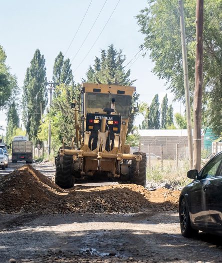 El Municipio continúa el mantenimiento de la calle Futaleufú