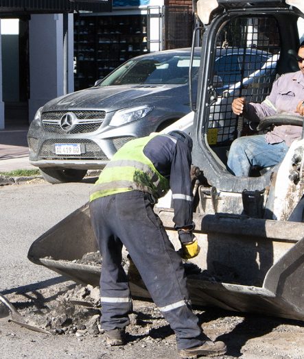 Continúan los trabajos de bacheo en calle Perito Moreno
